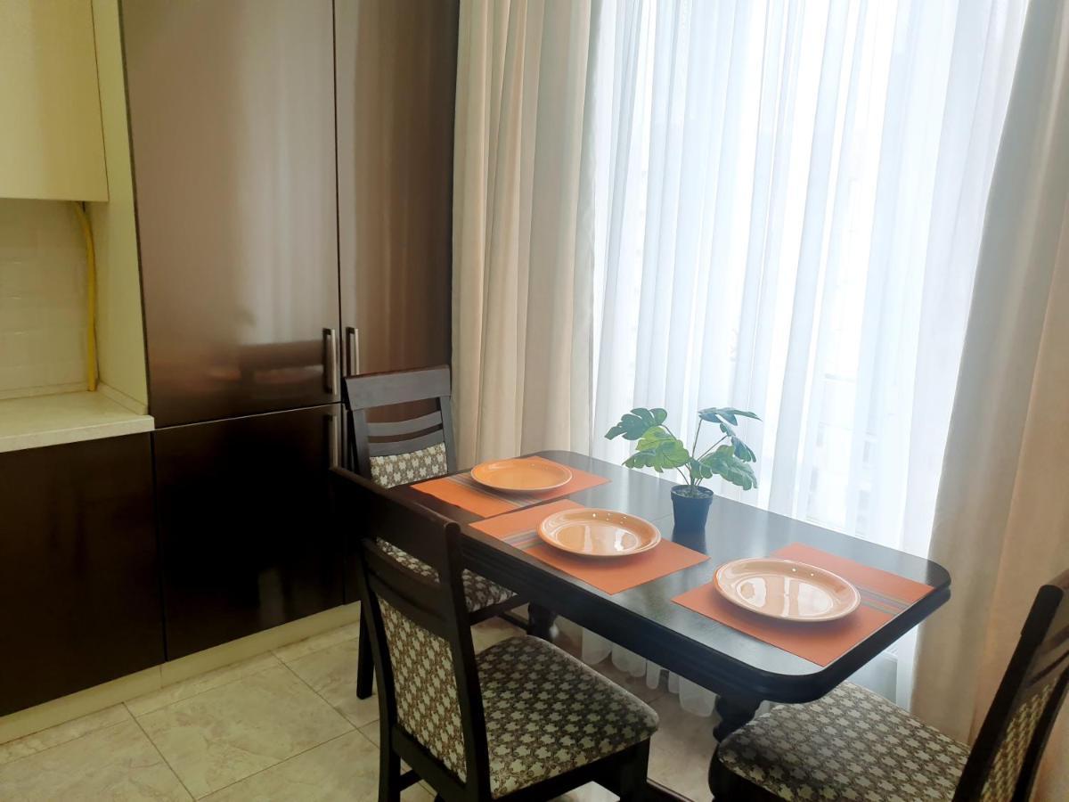 Sky House Premium Apartment In City Center Chisinau Exterior photo